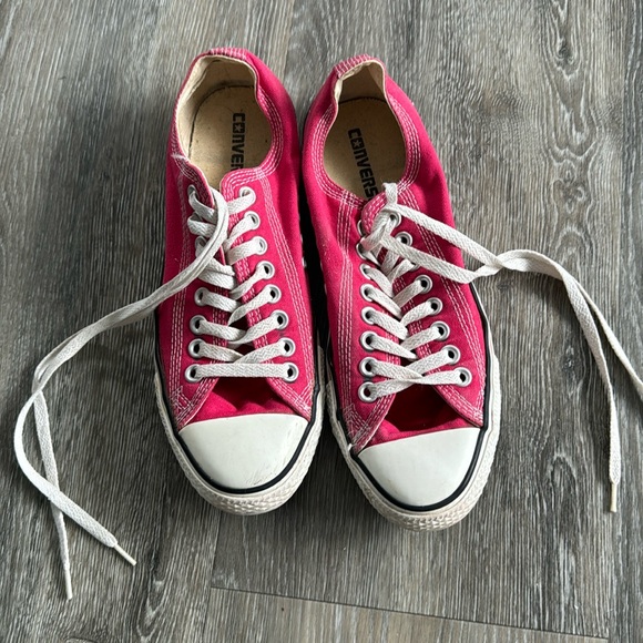 Raspberry Red Converse - Picture 1 of 4